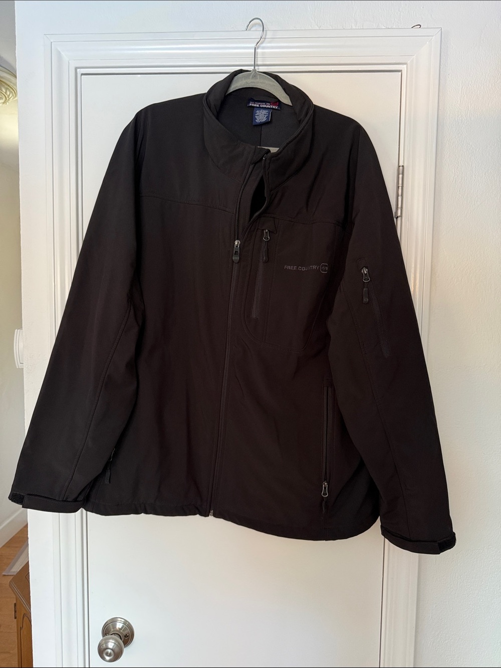 Free Country Men’s Black Lightweight Softshell Jacket